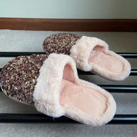 KENSIE Women Plush Sequin Faux Fur Slippers - BRAND NEW - NWOB - Picture 4 of 8